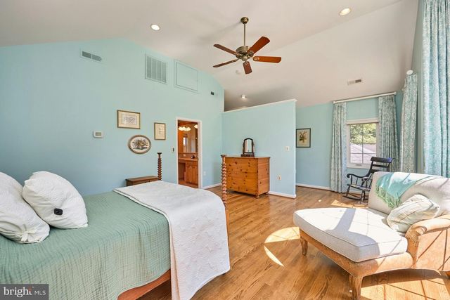 3032 CRANE DR, Falls Church, VA 22042