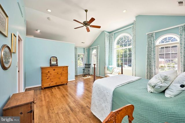 3032 CRANE DR, Falls Church, VA 22042