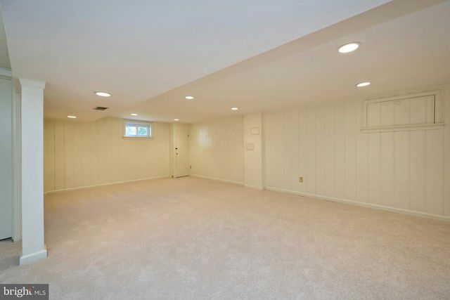 3032 CRANE DR, Falls Church, VA 22042