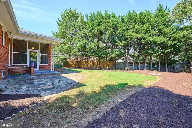 3032 CRANE DR, Falls Church, VA 22042