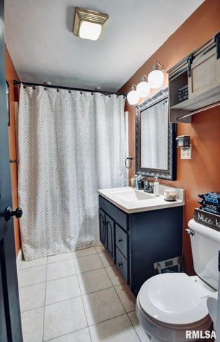 701 W Prairie Street, Taylorville, IL 62568