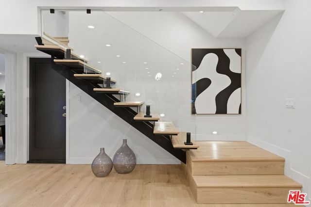 16708 Chaplin Avenue, Encino, CA 91436