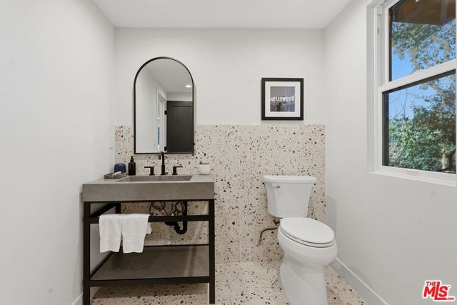 16708 Chaplin Avenue, Encino, CA 91436