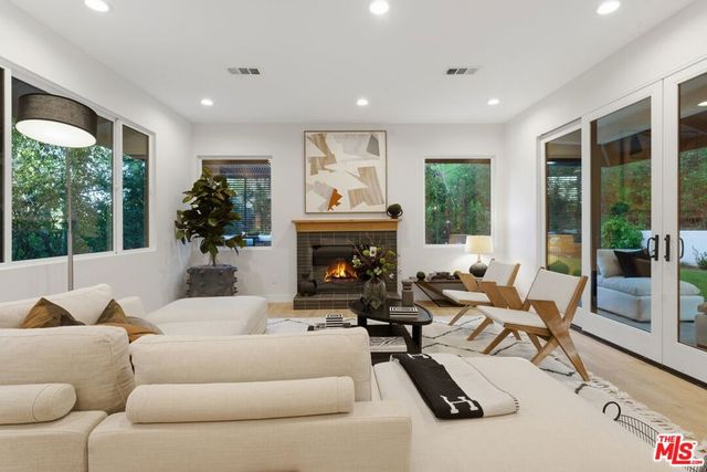 16708 Chaplin Avenue, Encino, CA 91436