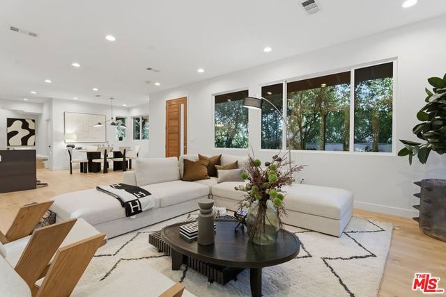 16708 Chaplin Avenue, Encino, CA 91436