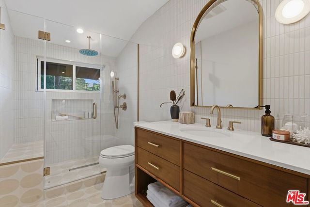 16708 Chaplin Avenue, Encino, CA 91436