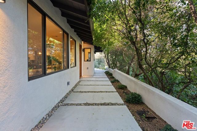 16708 Chaplin Avenue, Encino, CA 91436