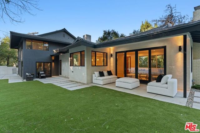 16708 Chaplin Avenue, Encino, CA 91436