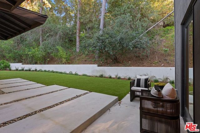 16708 Chaplin Avenue, Encino, CA 91436