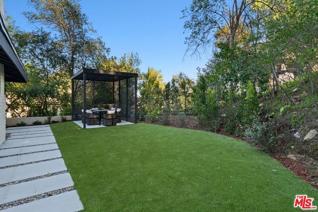 16708 Chaplin Avenue, Encino, CA 91436