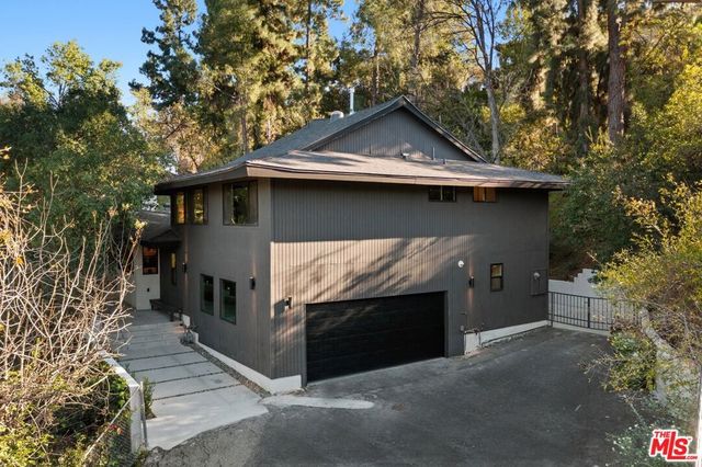 16708 Chaplin Avenue, Encino, CA 91436