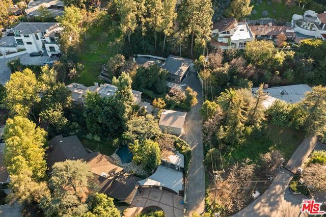 16708 Chaplin Avenue, Encino, CA 91436