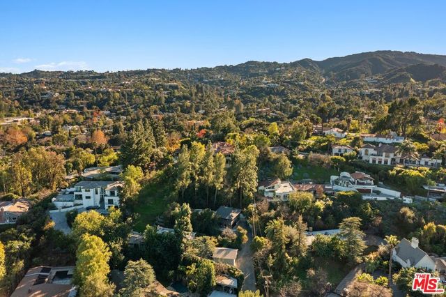 16708 Chaplin Avenue, Encino, CA 91436