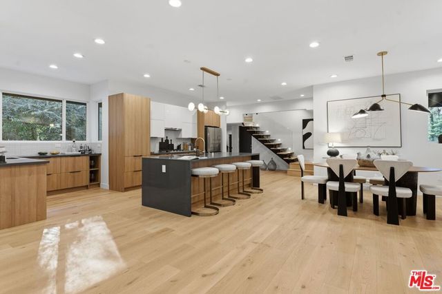 16708 Chaplin Avenue, Encino, CA 91436