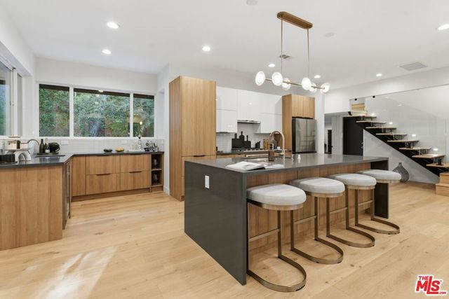 16708 Chaplin Avenue, Encino, CA 91436