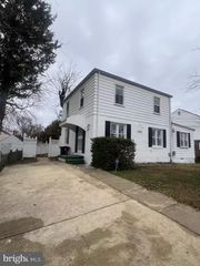 6813 10TH AVE, Takoma Park, MD 20912