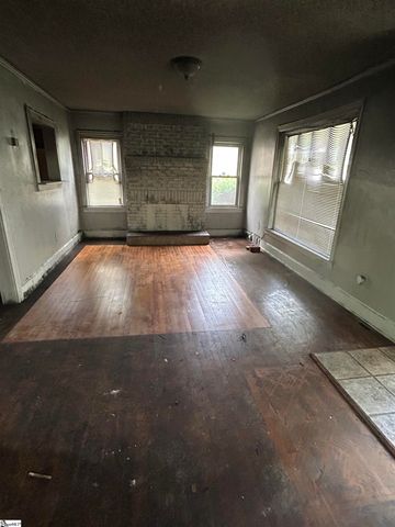 236 Pleasant Ridge Avenue, Greenville, SC 29605