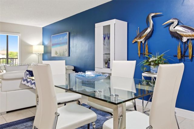 850 SW 138th Ave 306D, Pembroke Pines, FL 33027