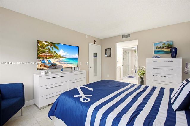 850 SW 138th Ave 306D, Pembroke Pines, FL 33027