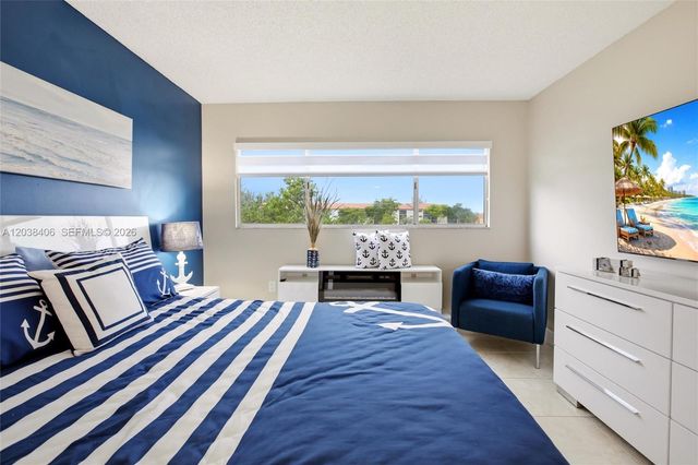 850 SW 138th Ave 306D, Pembroke Pines, FL 33027