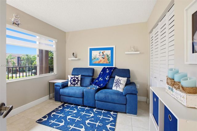 850 SW 138th Ave 306D, Pembroke Pines, FL 33027