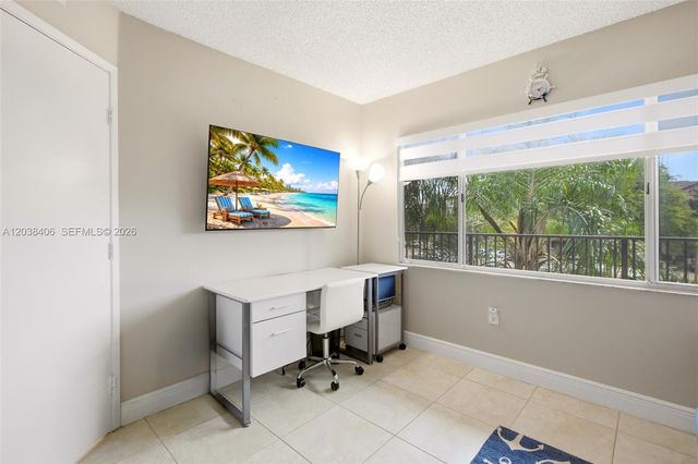 850 SW 138th Ave 306D, Pembroke Pines, FL 33027