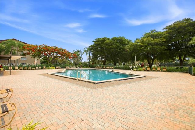 850 SW 138th Ave 306D, Pembroke Pines, FL 33027