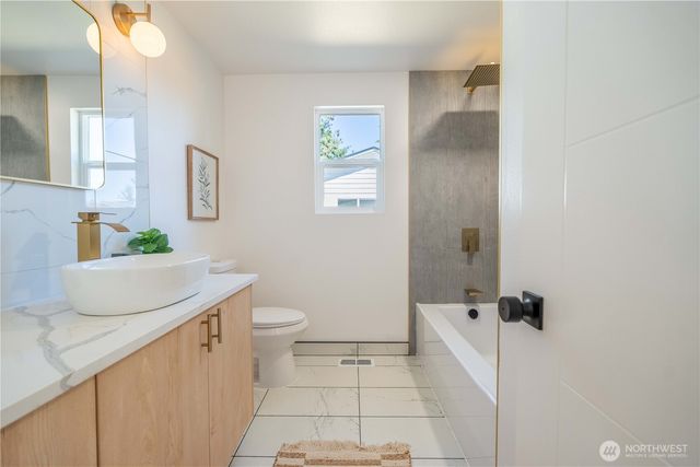 1101 Tule Lake Road S, Tacoma, WA 98444