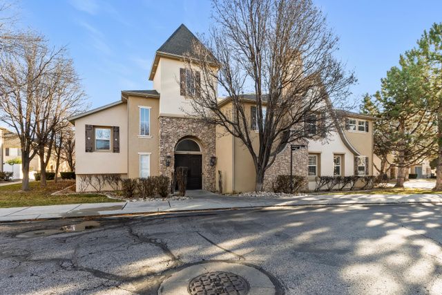 6823 S SAVOIE CT, West Jordan, UT 84084