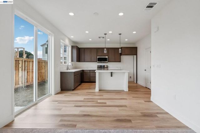 238 Mindy Way, Pittsburg, CA 94565