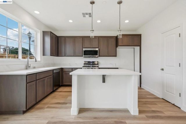 238 Mindy Way, Pittsburg, CA 94565