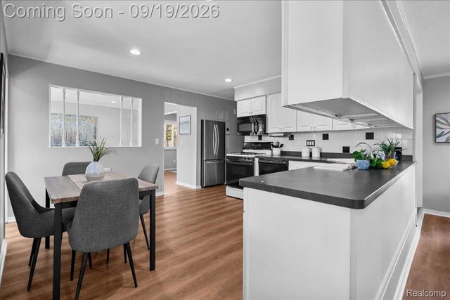 38038 Ross Street, Livonia, MI 48154