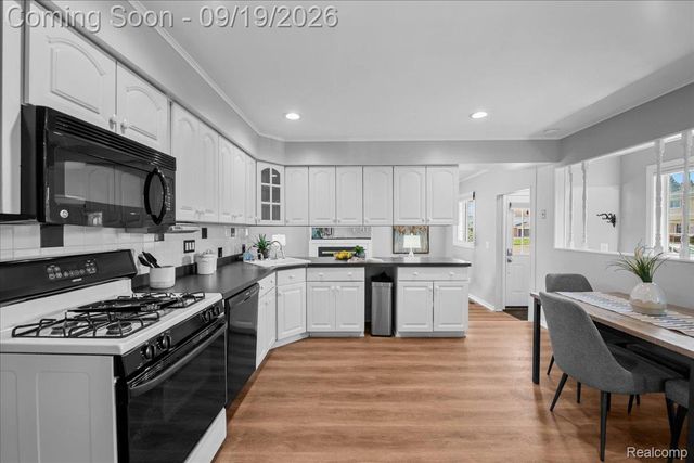 38038 Ross Street, Livonia, MI 48154