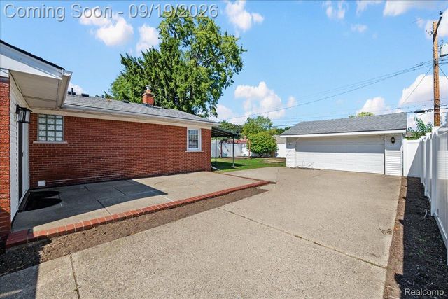 38038 Ross Street, Livonia, MI 48154