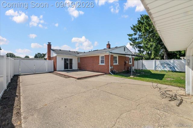 38038 Ross Street, Livonia, MI 48154