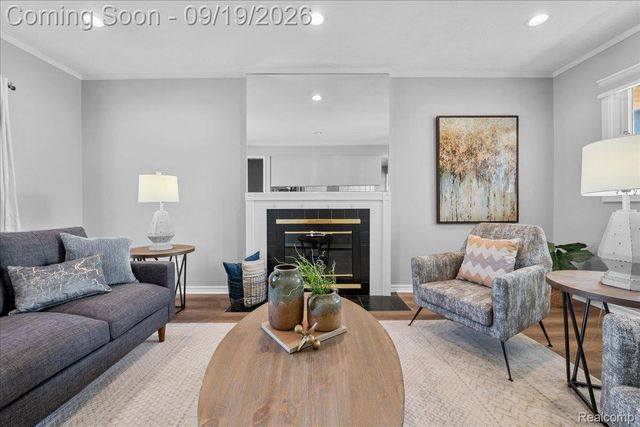 38038 Ross Street, Livonia, MI 48154