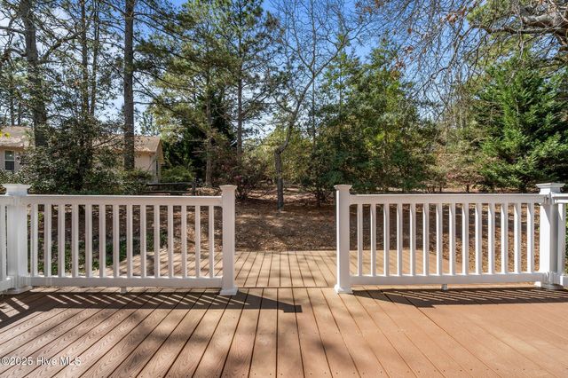 10 Lodge Pole Lane, Pinehurst, NC 28374