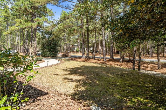 10 Lodge Pole Lane, Pinehurst, NC 28374
