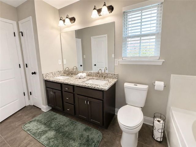2196 Wolf Branch Drive S, Mobile, AL 36608