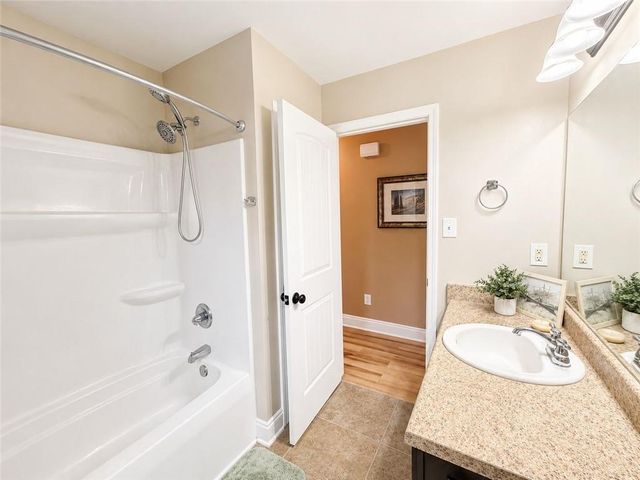 2196 Wolf Branch Drive S, Mobile, AL 36608
