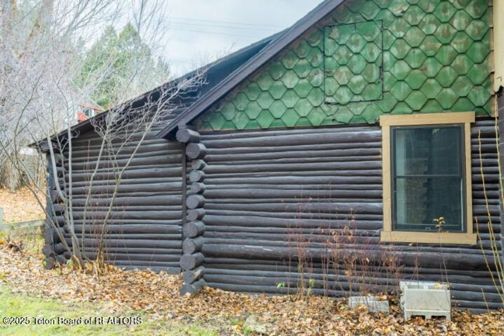 750 S MILLWARD Street, Jackson, WY 83001 photo 6