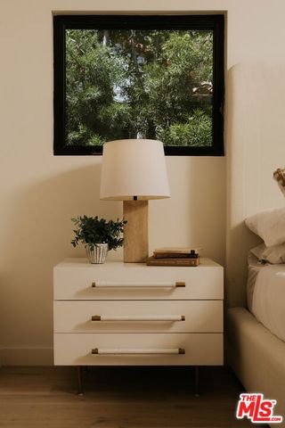 129 N Almont Drive, Los Angeles, CA 90048