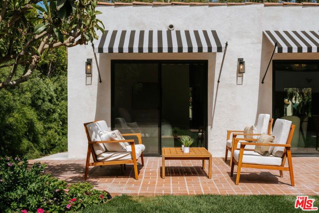 129 N Almont Drive, Los Angeles, CA 90048