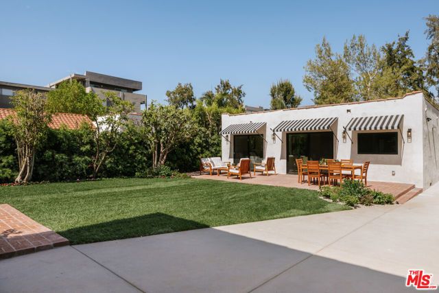 129 N Almont Drive, Los Angeles, CA 90048