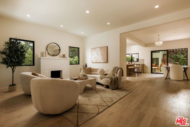 129 N Almont Drive, Los Angeles, CA 90048