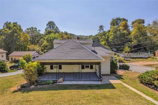 1517 Wampum Rd, Wayne Twp, PA 16117