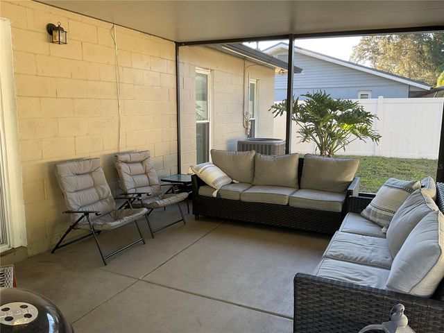 4403 WILLOWRUN LANE, Tampa, FL 33624