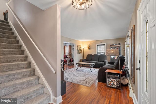 317 BROAD ST, Elmer, NJ 08318