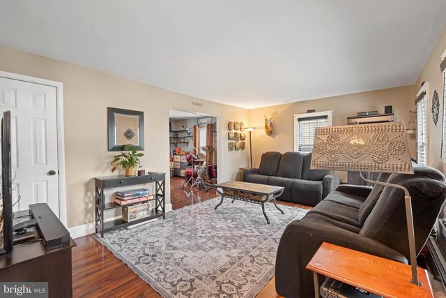 317 BROAD ST, Elmer, NJ 08318