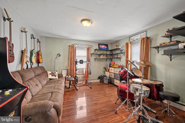 317 BROAD ST, Elmer, NJ 08318